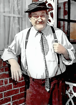 Actor Cliff Arquette as Charley Weaver