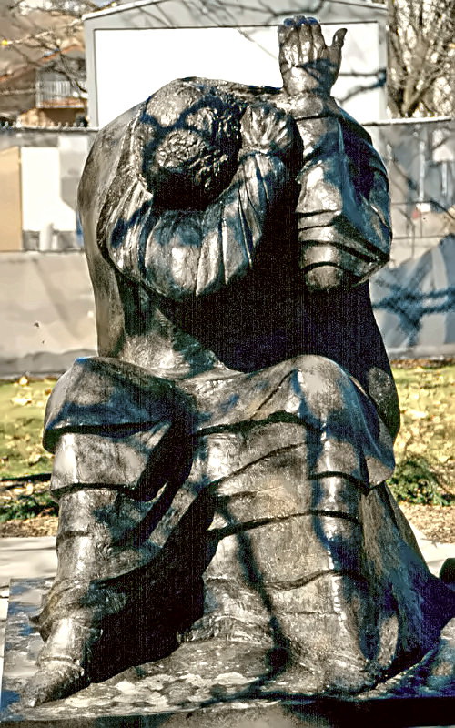 Leonard Baskin's seated figure at Holocaust Memorial