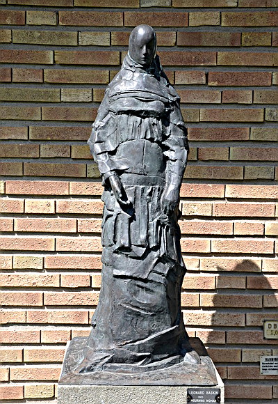 Leonard Baskin's statue of woman mourning
