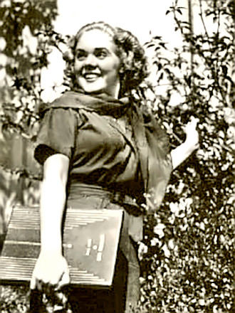 Singer Alice Faye