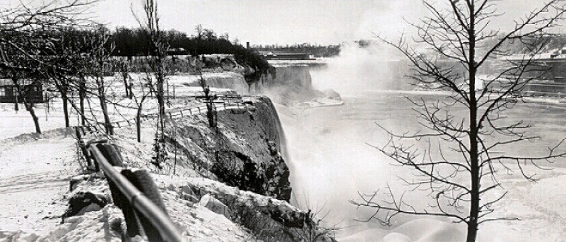Niagra Falls in Winter