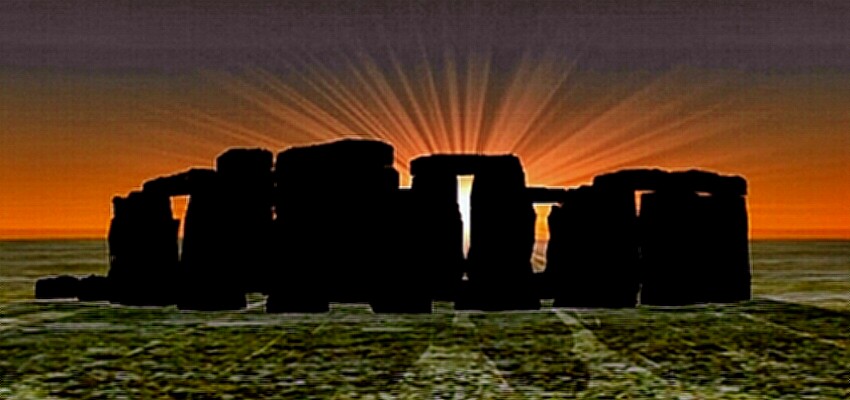 Stonehenge (sun setting)