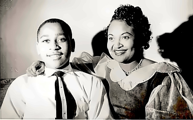 Emmettt Till with his mother