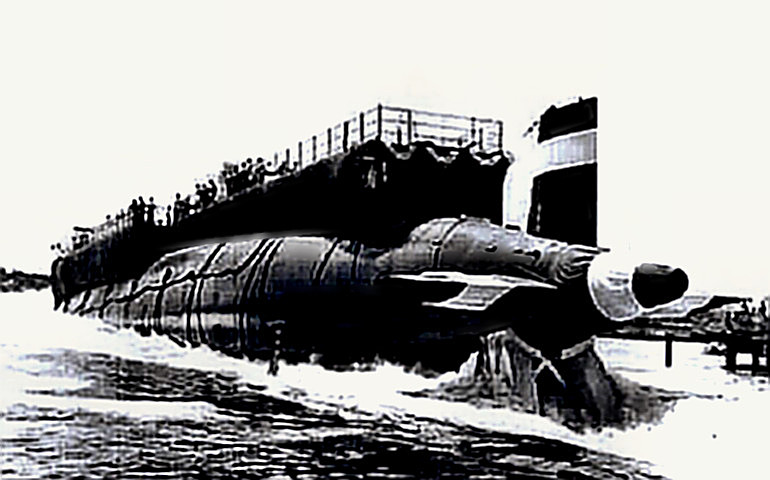 USS Thresher (SSN-593) at launch at Portsmouth Naval Shipyard