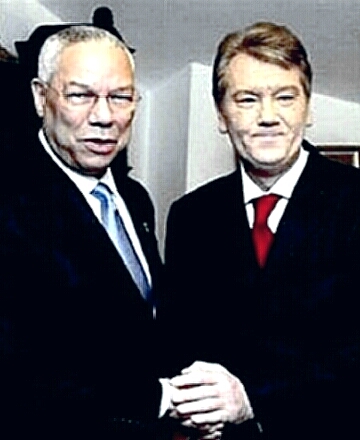 President Viktor Yushchenko with Secretary Colin Powell